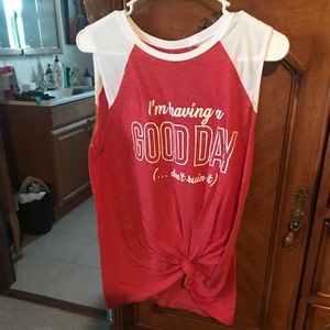 Sleeveless T-shirt